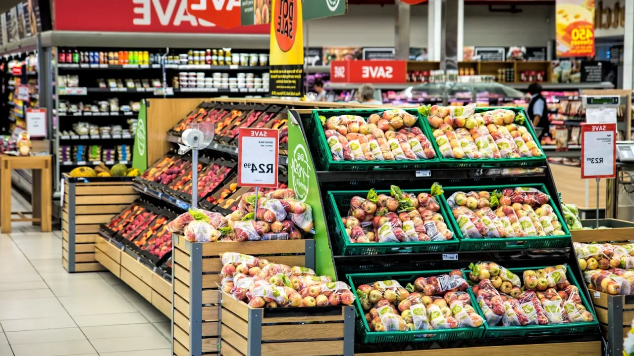 Market rafında ürünler